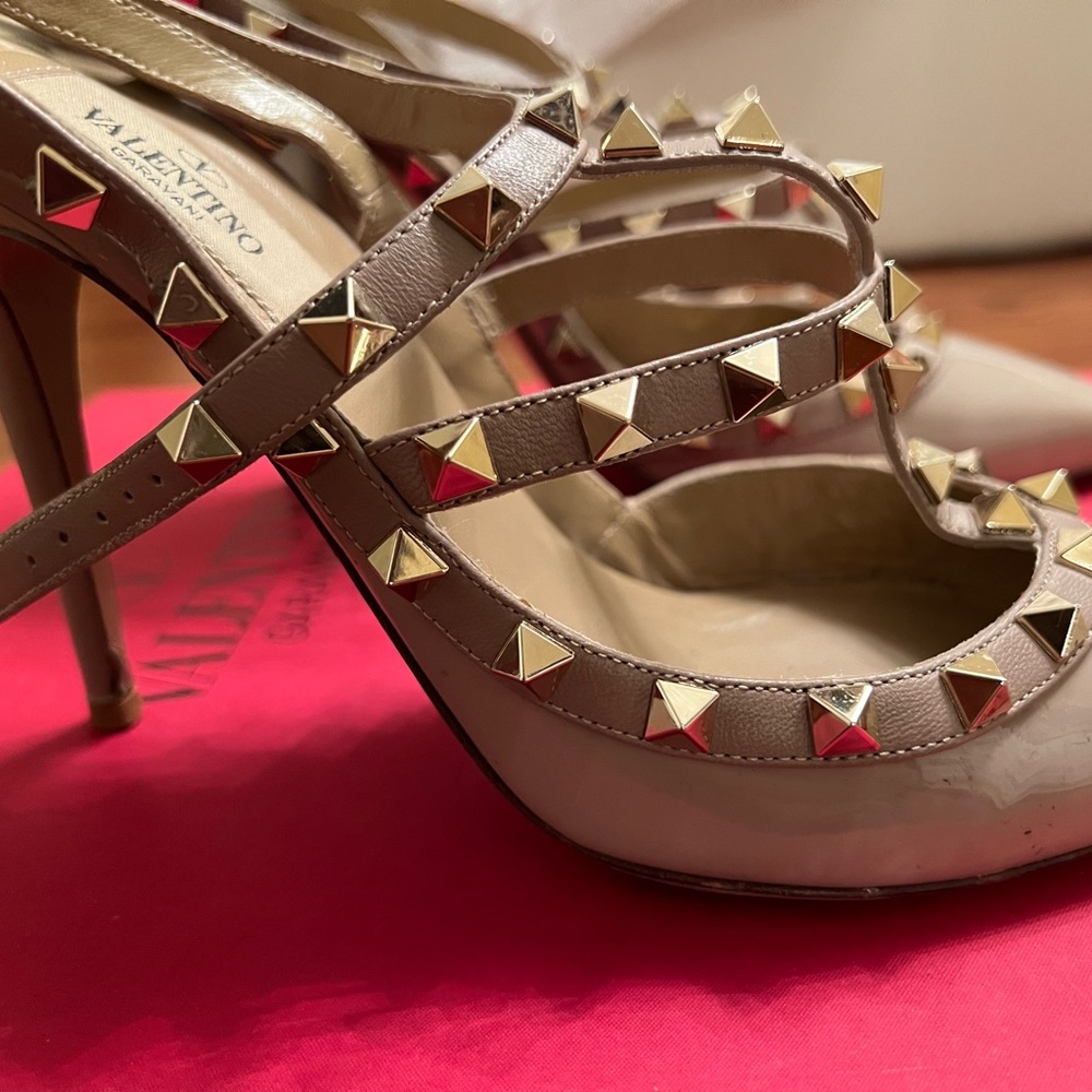Valentino rockstud beige/nude pumps sz 39 - Picture 9 of 11